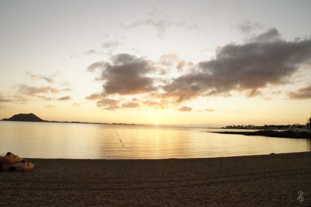 Sunrise at Waikiki Beach in front of the Billabong Surfcamp in Fuerteventura