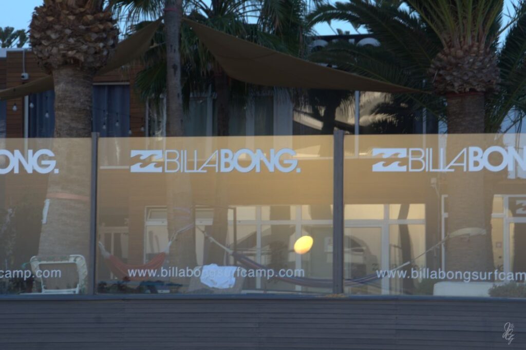 Sunrise reflection at the Billabong Surfcamp