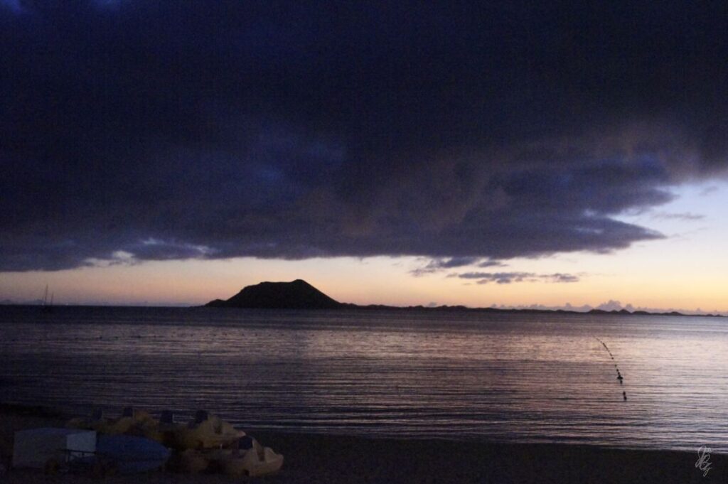 Sunrise at Waikiki Beach in front of the Billabong Surfcamp in Fuerteventura