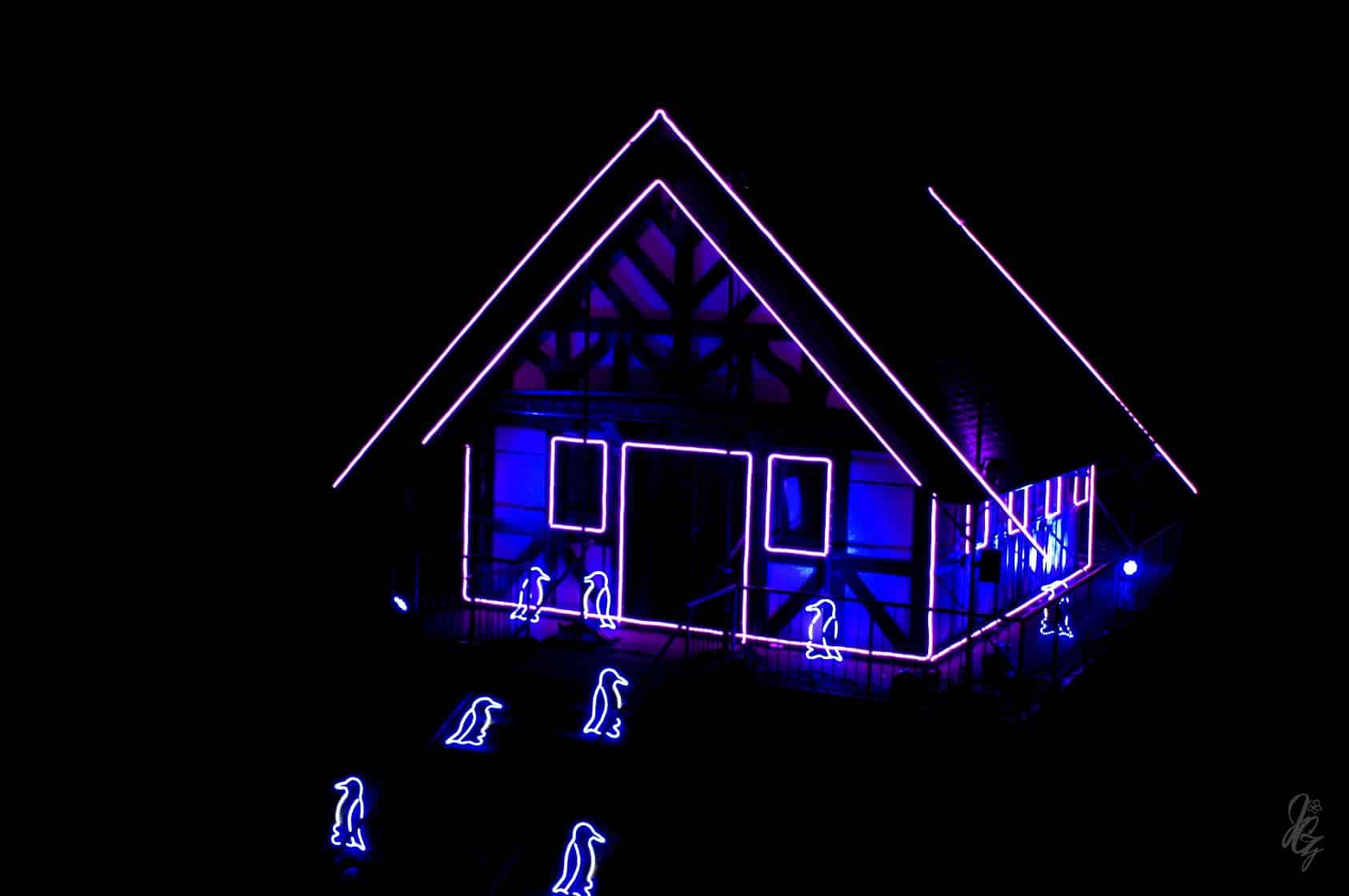 House at the river Glyme at Blenheim Palace at night