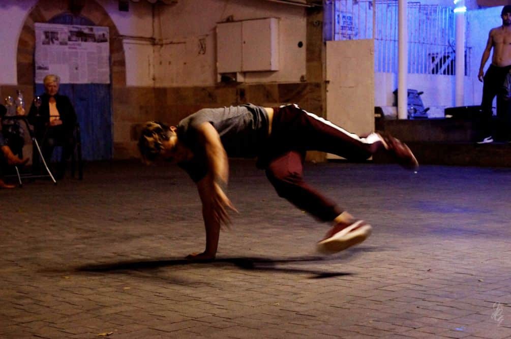 Breakdance performance in Corralejo
