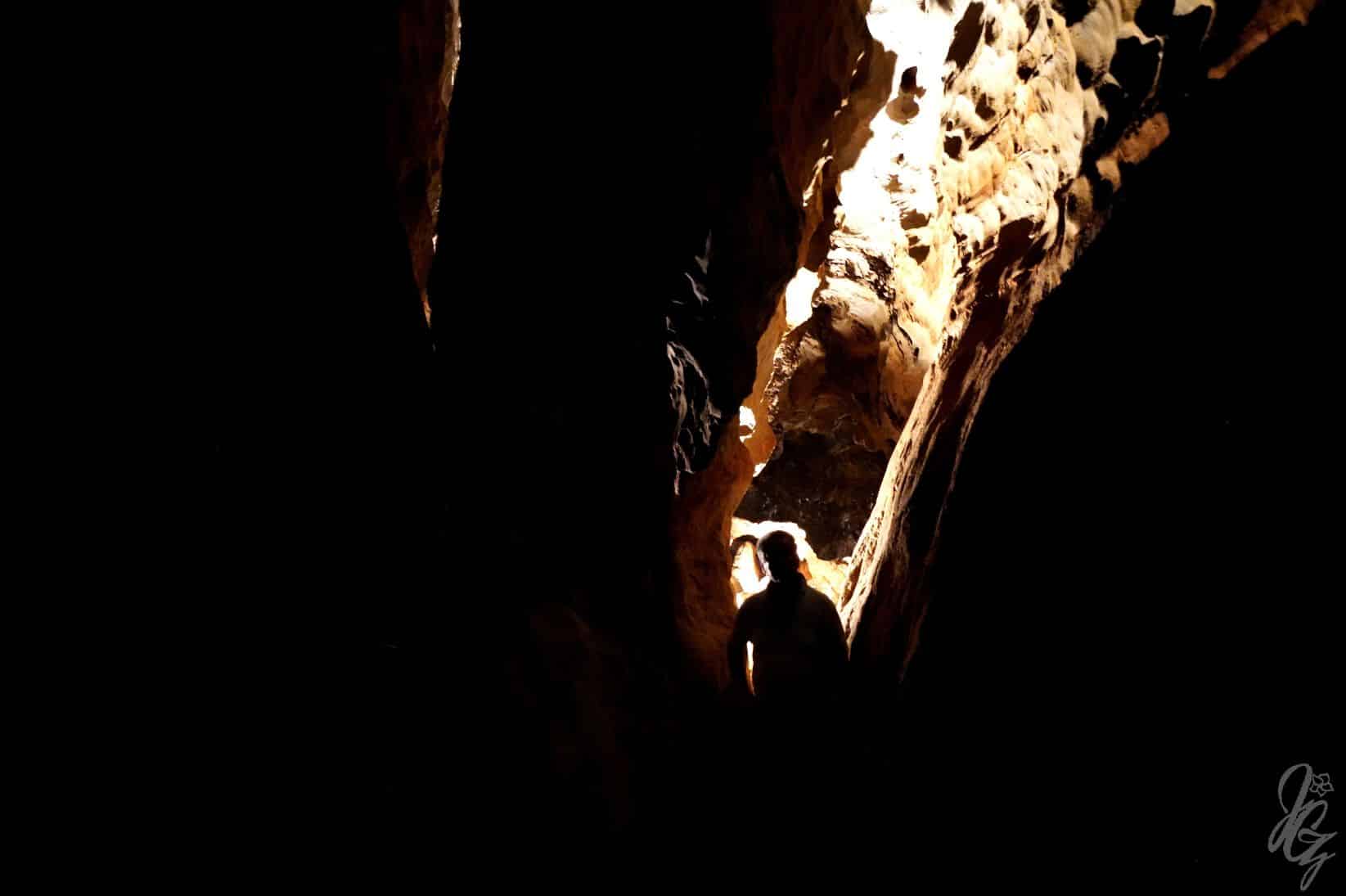 Play with light in a cave