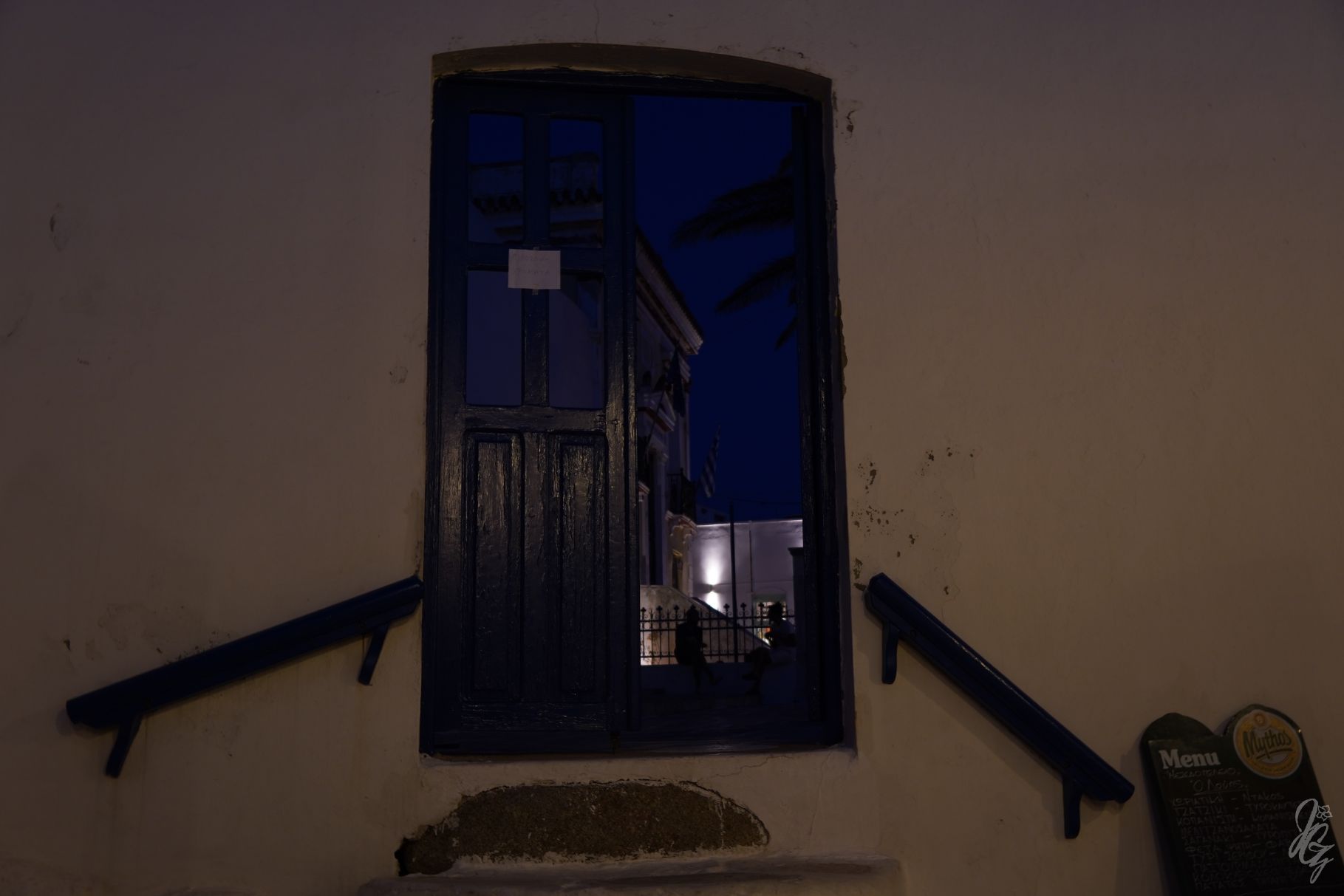 At night at a square in Serifos
