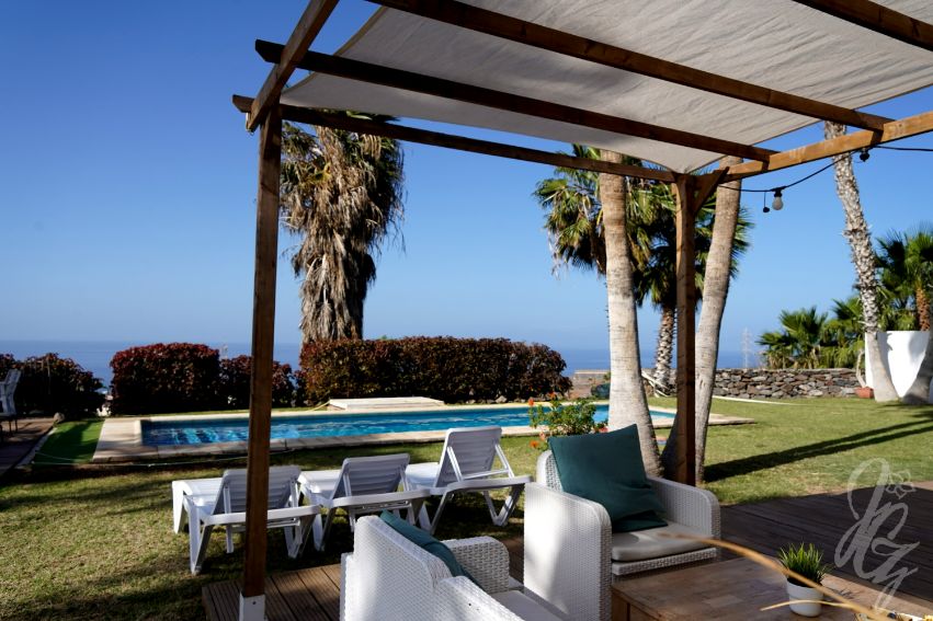 Blackstone Surf Camp in Tenerife