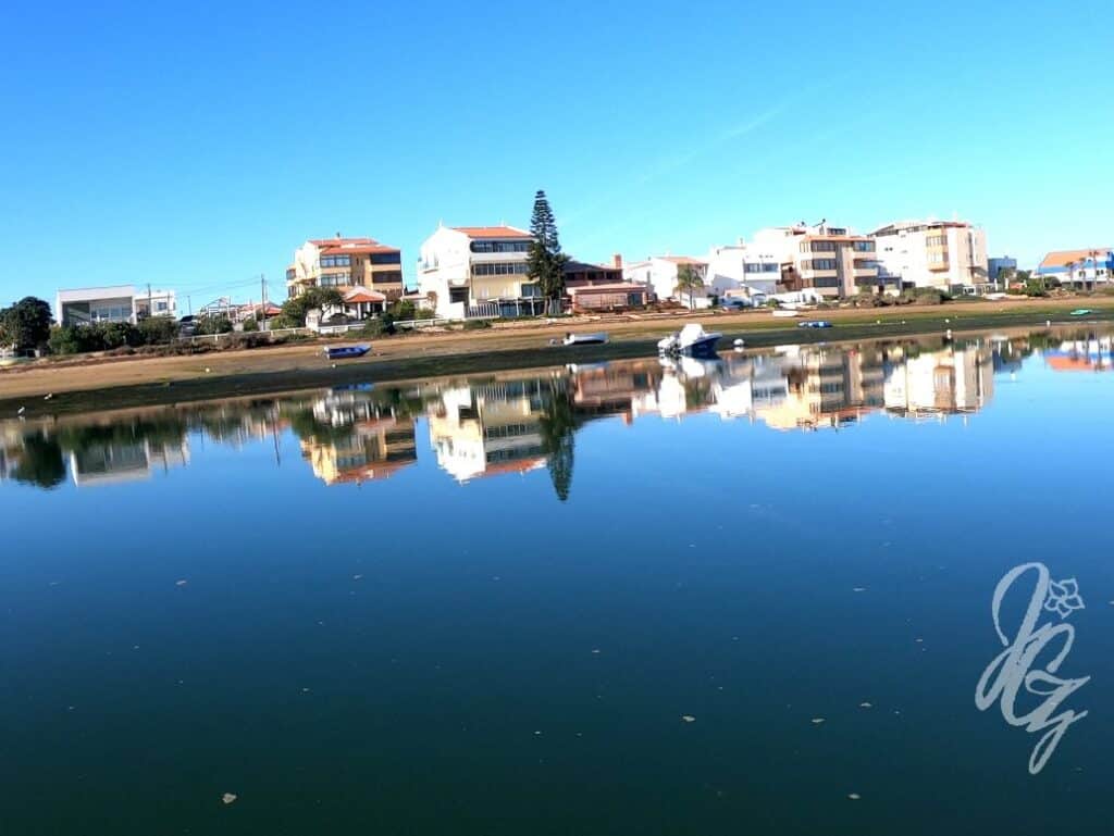 Paddleboarding at the Ria Formosa in Praia de Faro
