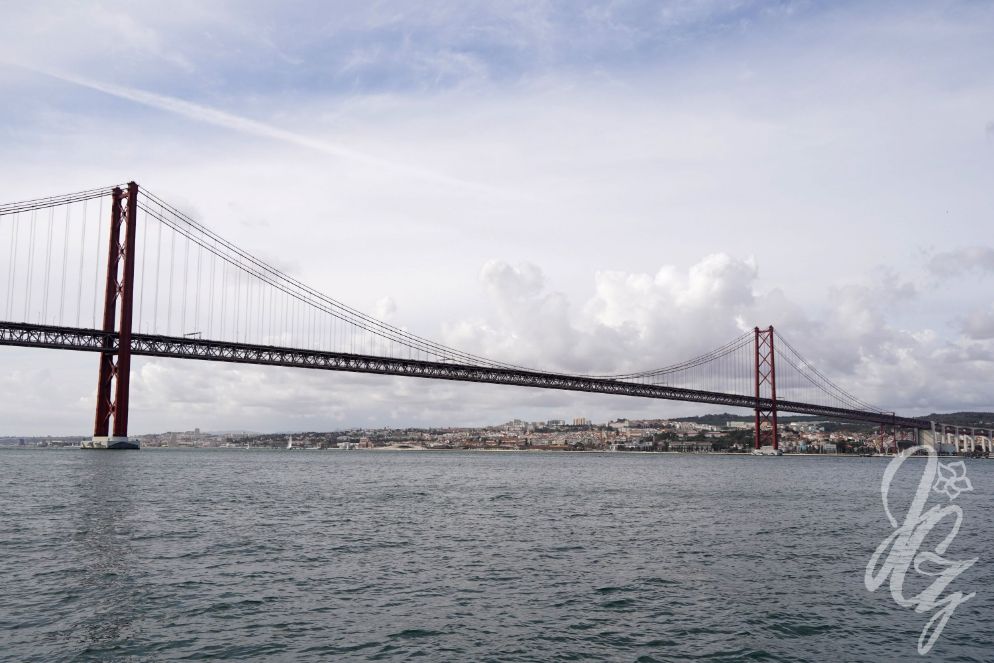 Bridge Ponte 25 de Abril in Lisbon