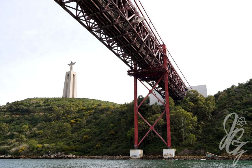 Bridge Ponte 25 de Abril in Lisbon
