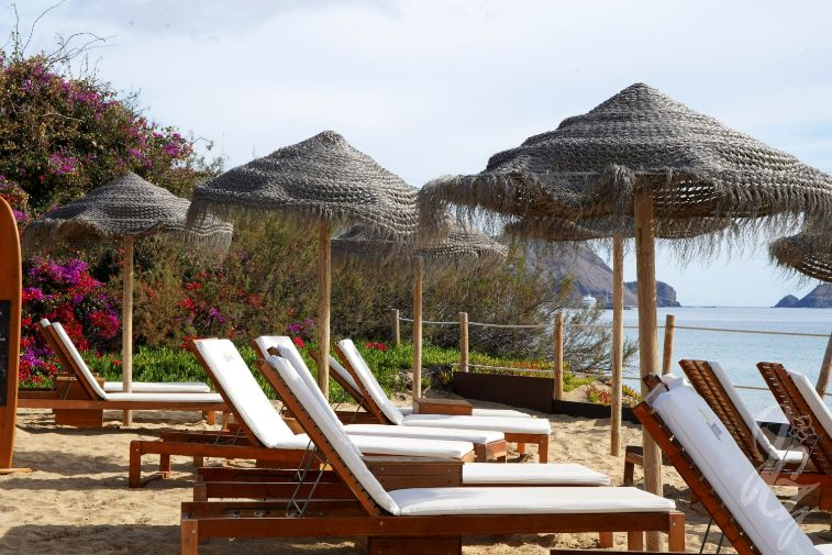 Beach bar with sunbeds in Porto Santo