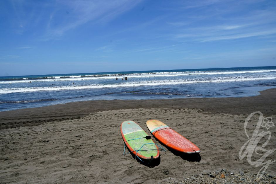 Surfing in Jaco in Costa Rica