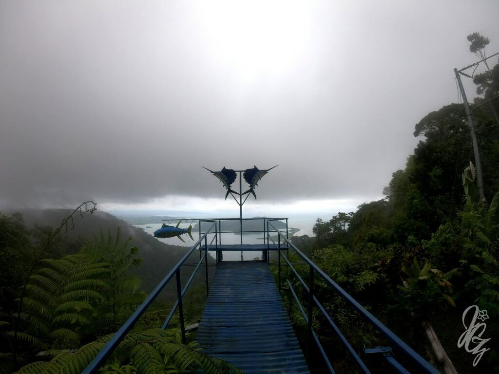 Walk to the viewpoints near Golfito in Costa Rica