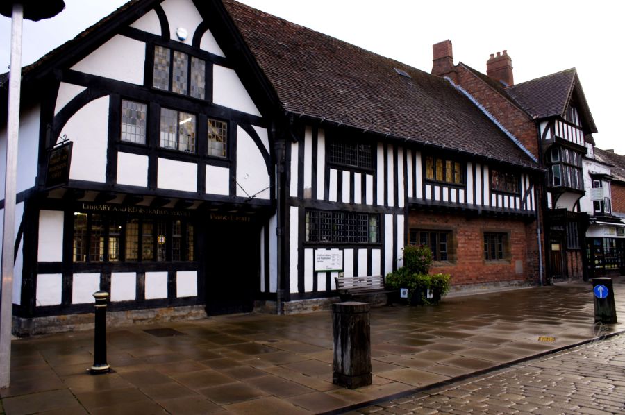 Houses in Stratford-Upon-Avon