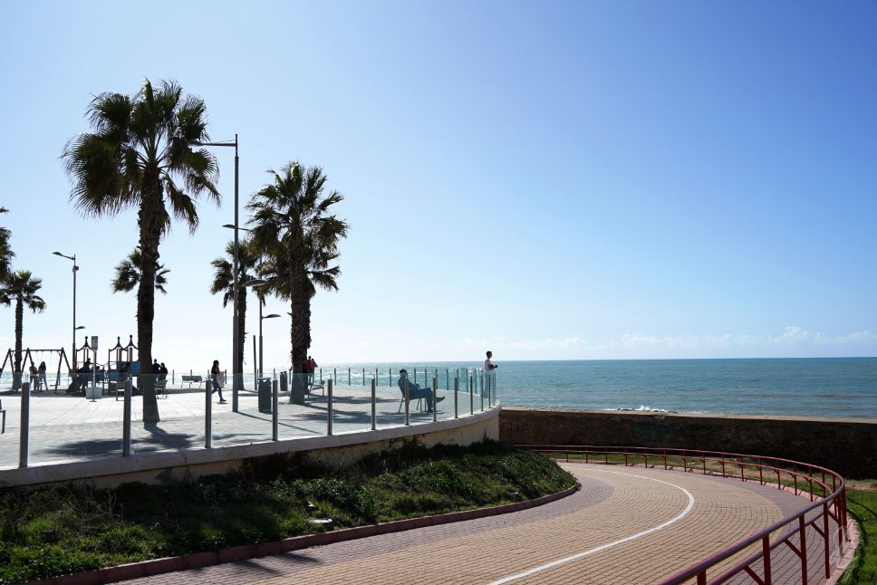 The promenade along the beach in Cadiz