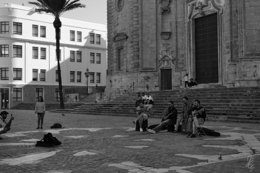 Live music in front of the cathedral in Cadiz