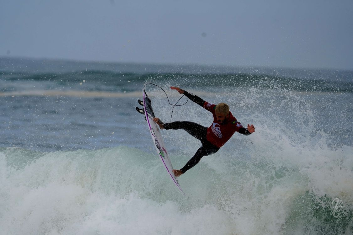 Filipe Toledo at the Quiksilver Pro in France