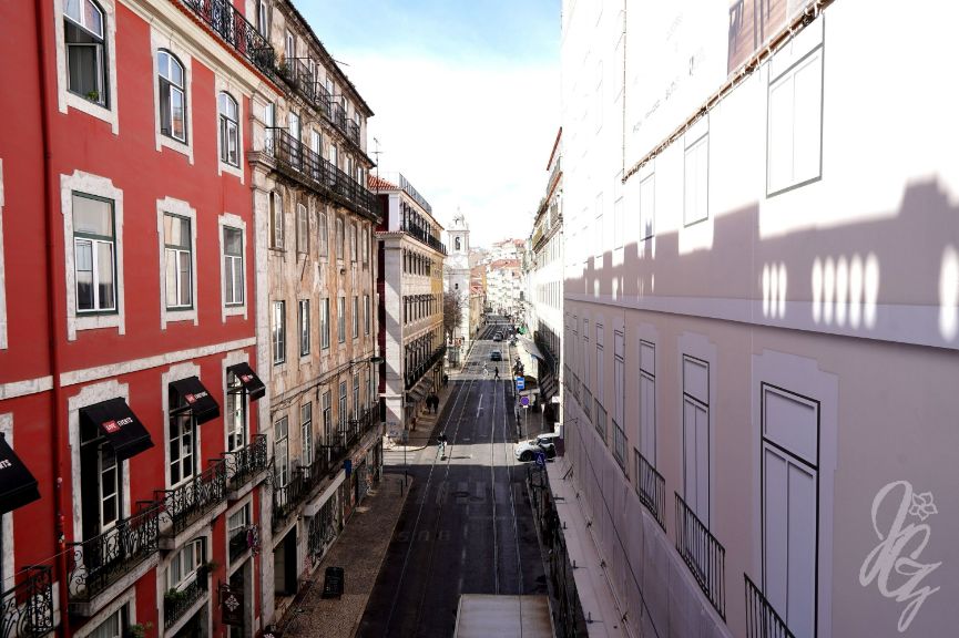 Lisbon narrow streets