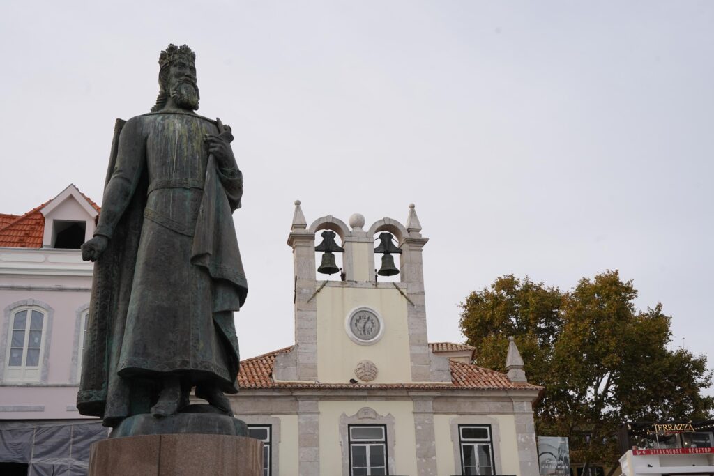 Statue in Cascais