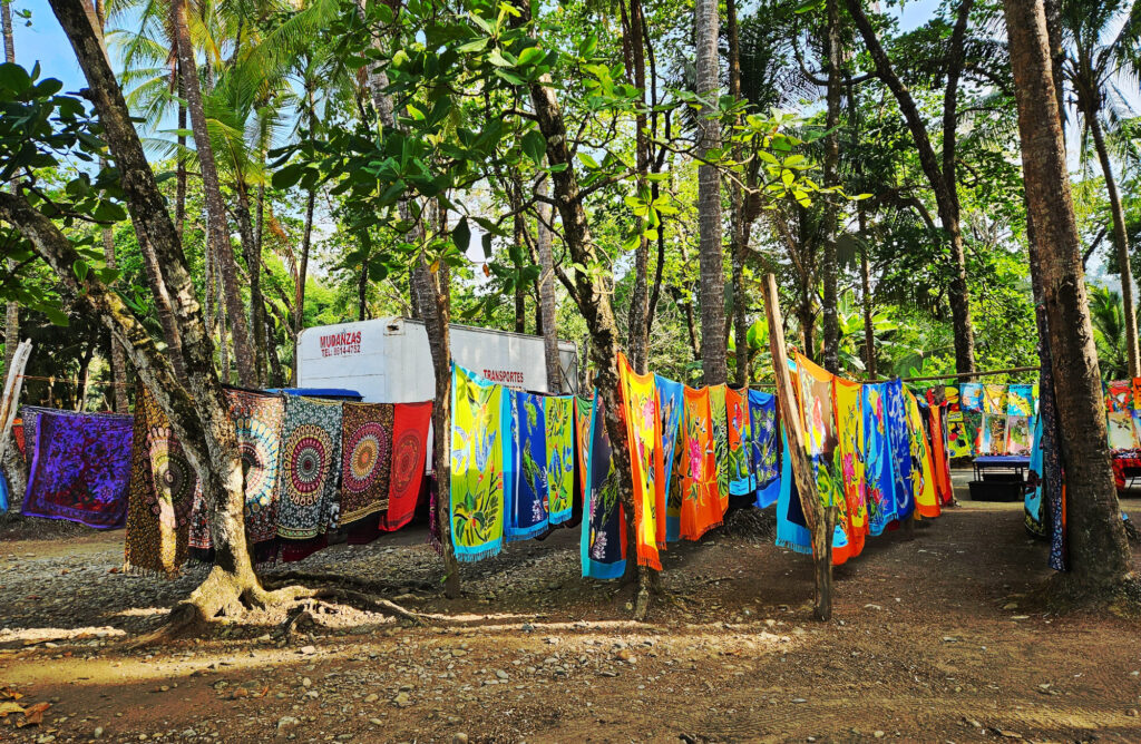 Street vendors in Dominical
