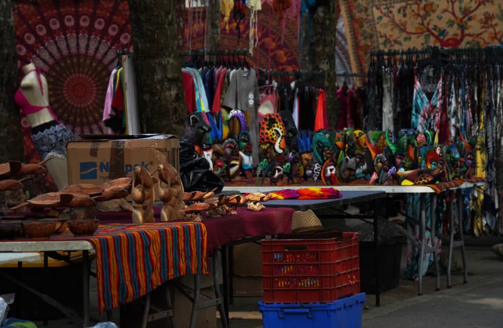 Street vendors in Dominical