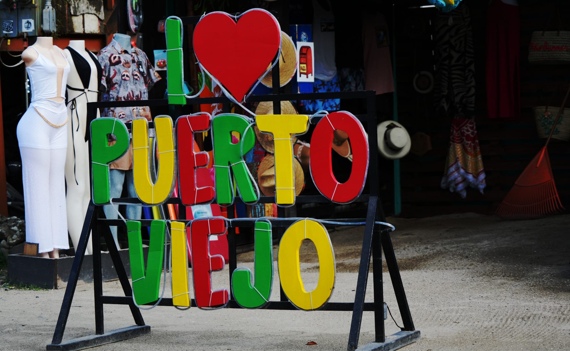 Sign "I love Puerto Viejo"