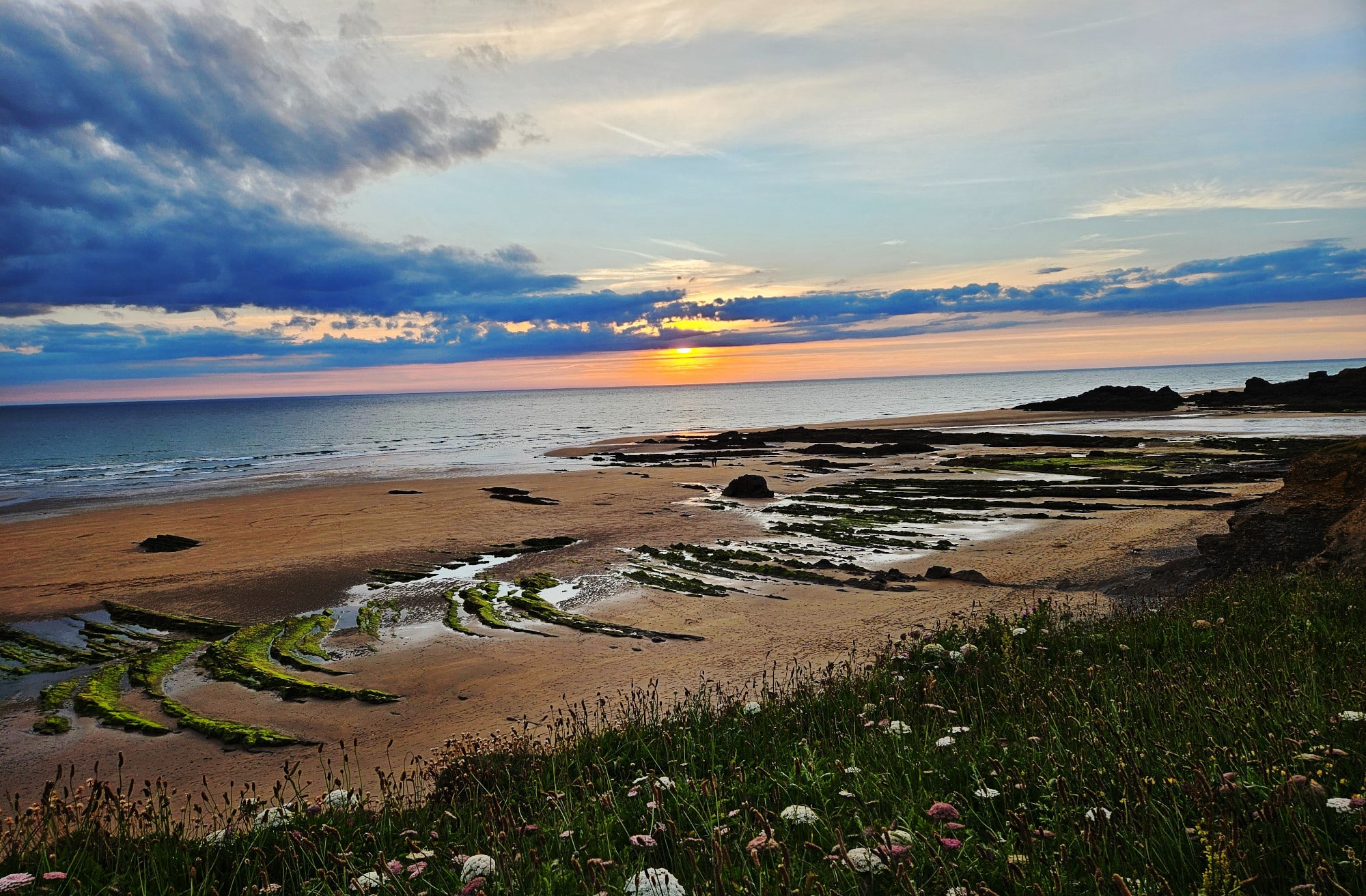 Sunset at Summerleaze beach in Bude