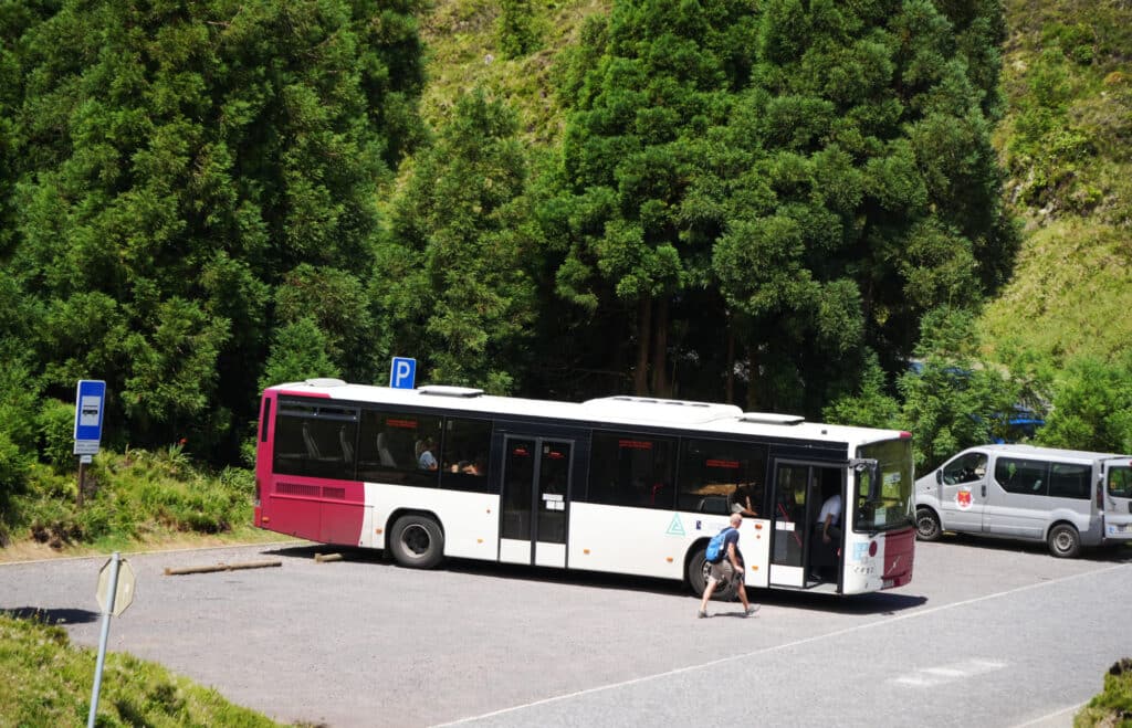 Lagoa do Fogo Shuttle bus