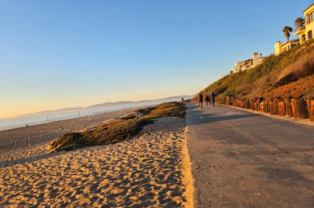Cycling along Manhattan Beach