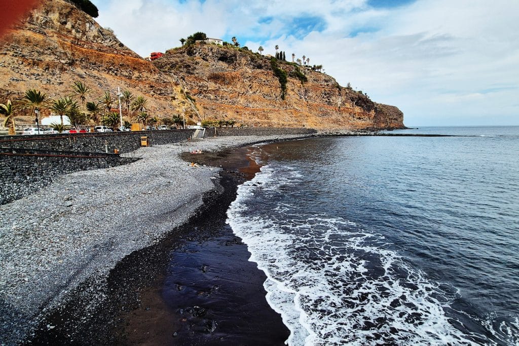 Playa Cueva in La Gomera